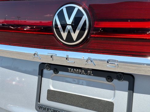 New 2026 Volkswagen Atlas SE FWD image 11