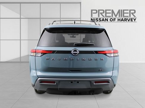 New 2026 Nissan Pathfinder SL w/ SL Premium Package FWD image 4