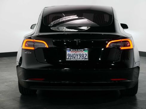 Used 2018 Tesla Model 3 Mid Range RWD image 5