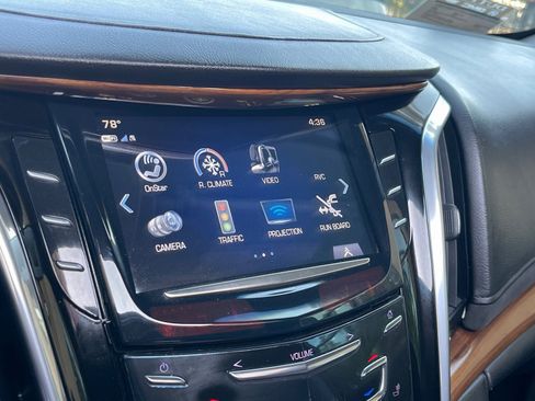 Used 2017 Cadillac Escalade ESV Premium Luxury image 45