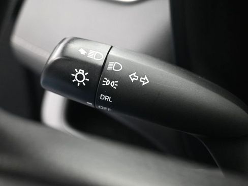 Used 2020 Toyota RAV4 LE image 23