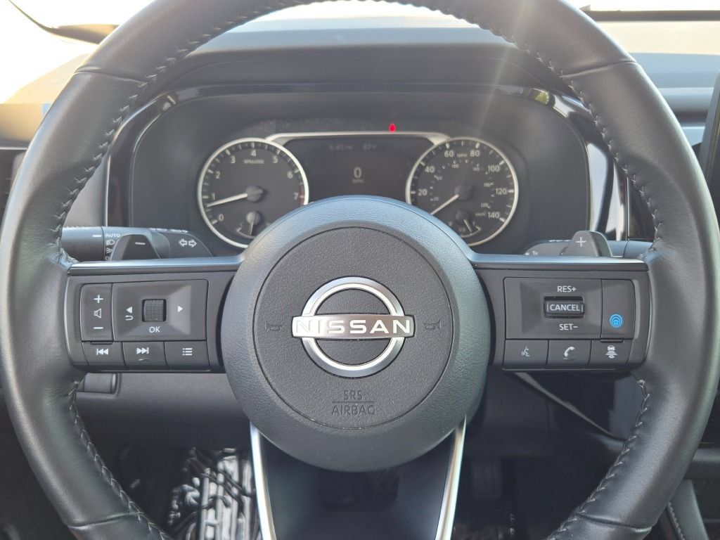 Used 2025 Nissan Pathfinder SV AWD/4WD image 37