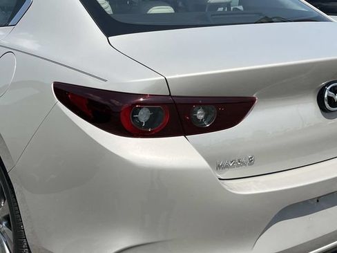 Used 2024 MAZDA MAZDA3 s FWD image 10
