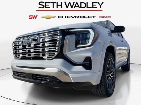 New 2026 GMC Terrain Denali w/ LPO, Black Badging Package image 7