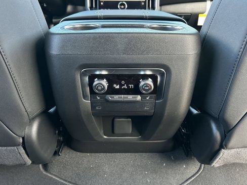 New 2026 GMC Yukon XL Elevation AWD/4WD image 21