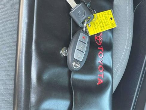 Used 2022 Toyota Tacoma SR w/ SR Convenience Package RWD image 27