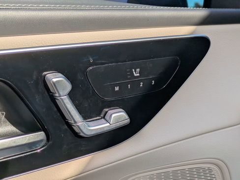 Used 2024 Mercedes-Benz GLC 300 4MATIC image 16