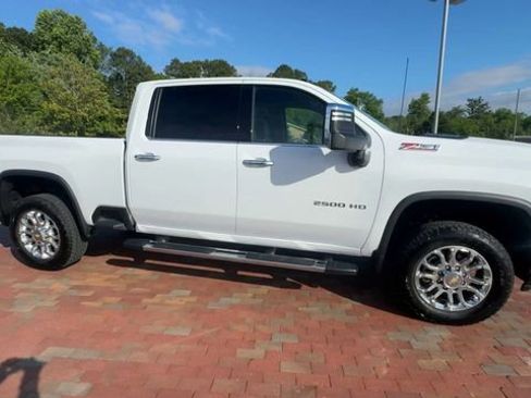 Used 2025 Chevrolet Silverado 2500 LTZ w/ LTZ Premium Package AWD/4WD image 4