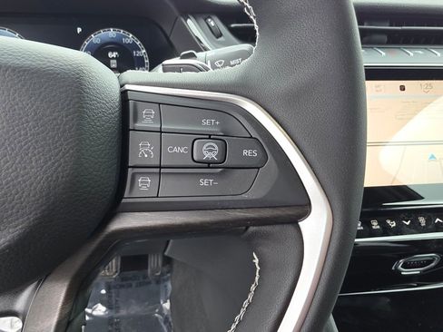 New 2026 Jeep Grand Cherokee Altitude AWD/4WD image 18