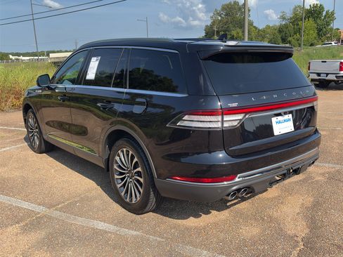 Used 2022 Lincoln Aviator Reserve w/ Elements Package Plus AWD/4WD image 9