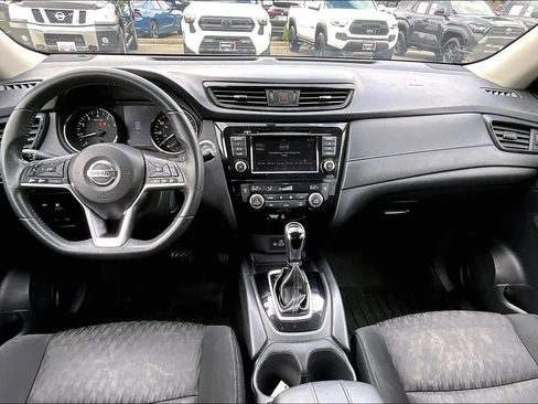 Used 2018 Nissan Rogue SV AWD/4WD image 15