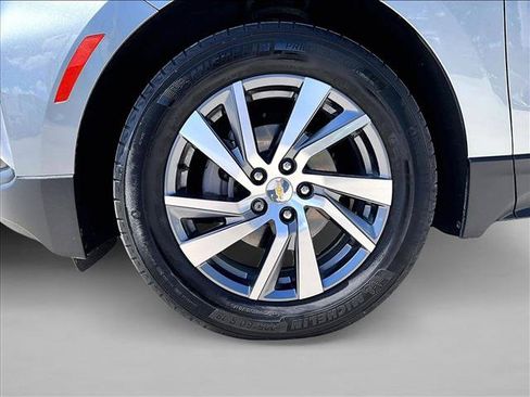 Used 2024 Chevrolet Equinox LT FWD image 10