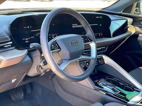 Used 2025 Audi Q5 Premium w/ Premium Plus AWD/4WD image 16