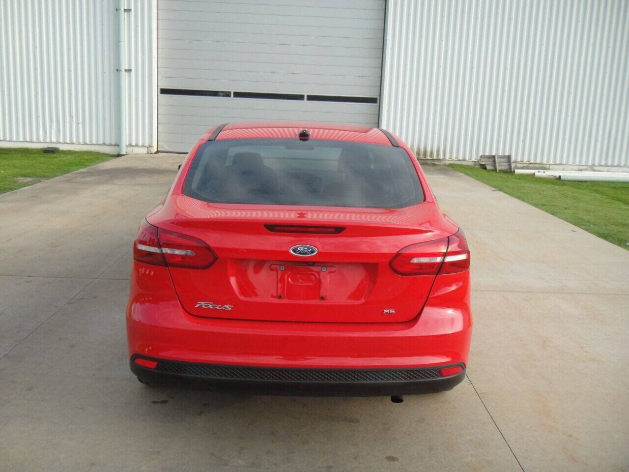 Used 2017 Ford Focus SE FWD image 8