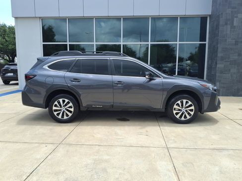 Used 2024 Subaru Outback Premium w/ Popular Package #1A AWD/4WD image 8