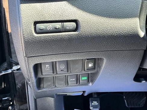 Used 2019 Nissan Rogue S w/ Special Edition Package FWD image 15