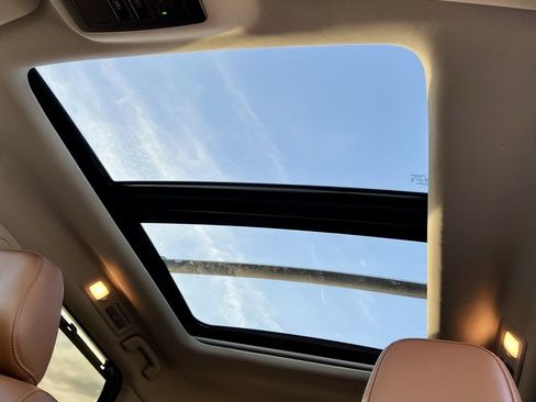 Used 2023 Nissan Pathfinder Platinum w/ Black Appearance Package image 42