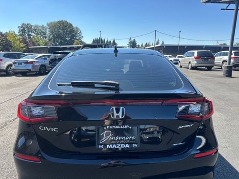 Used 2025 Honda Civic Sport image 25