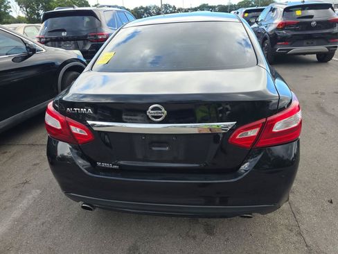 Used 2017 Nissan Altima 2.5 S FWD image 4