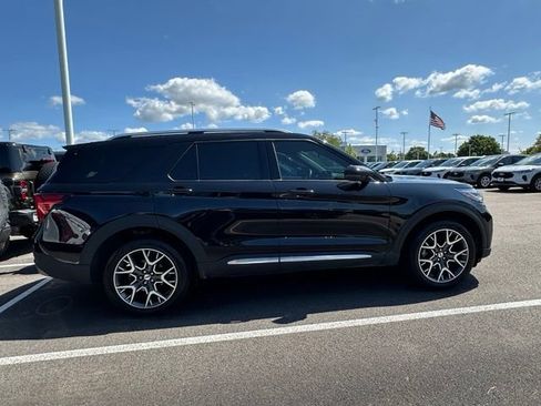 Certified 2025 Ford Explorer Platinum w/ Ultimate Package AWD/4WD image 4