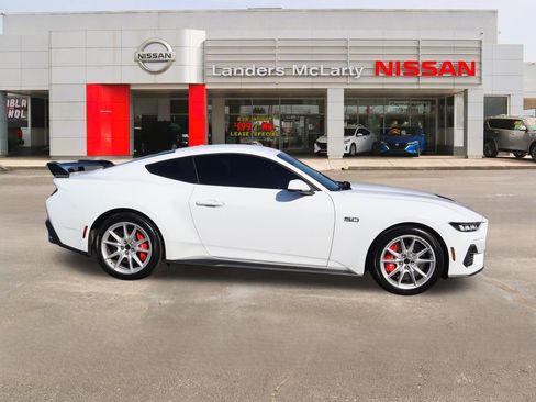Used 2024 Ford Mustang GT Premium image 2