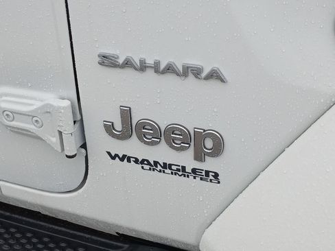 Used 2020 Jeep Wrangler Unlimited Sahara w/ Uconnect 4C Nav & Sound Group AWD/4WD image 25