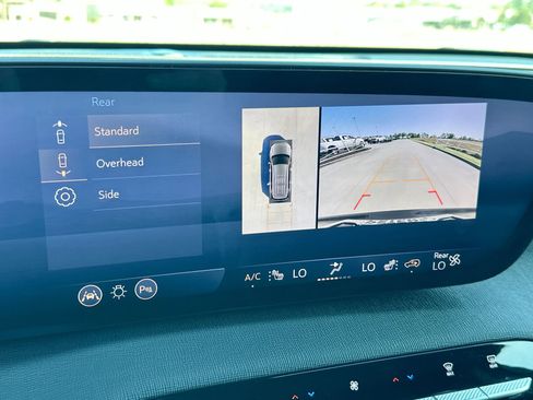 Used 2025 Buick Enclave Preferred image 17