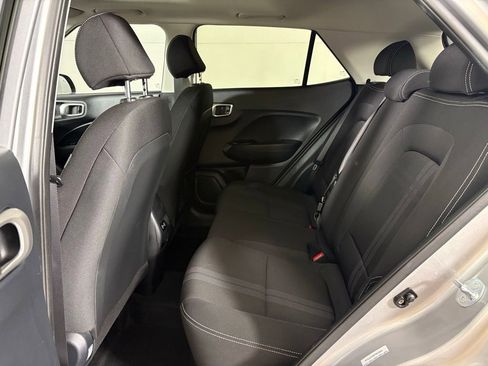 Used 2025 Hyundai Venue SEL FWD image 35