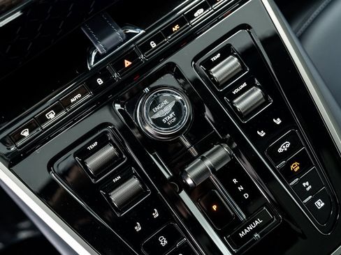 Used 2025 Aston Martin DBX 707 image 36