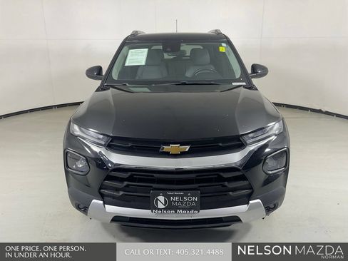 Used 2021 Chevrolet TrailBlazer LT AWD/4WD image 2
