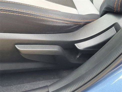 Used 2020 Subaru Crosstrek 2.0i Premium image 12