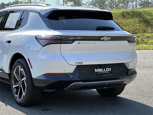 Used 2024 Chevrolet Equinox EV LT image 4