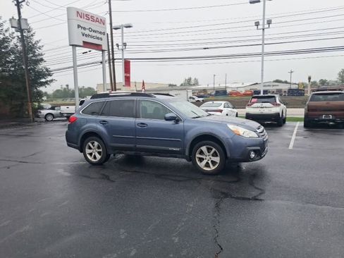 Used 2014 Subaru Outback 2.5i Premium w/ Accessory Value Package (OYY) AWD/4WD image 5