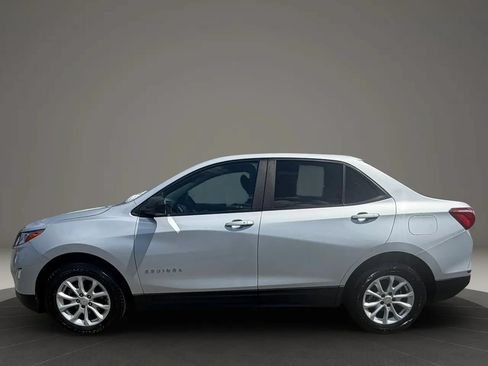 Used 2021 Chevrolet Equinox LS w/ LS Convenience Package AWD/4WD image 8