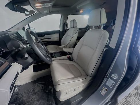 Used 2025 Honda Odyssey Touring image 10