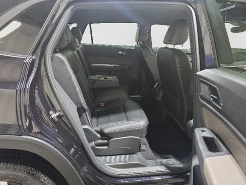 Used 2023 Volkswagen Atlas Cross Sport SE AWD/4WD image 28