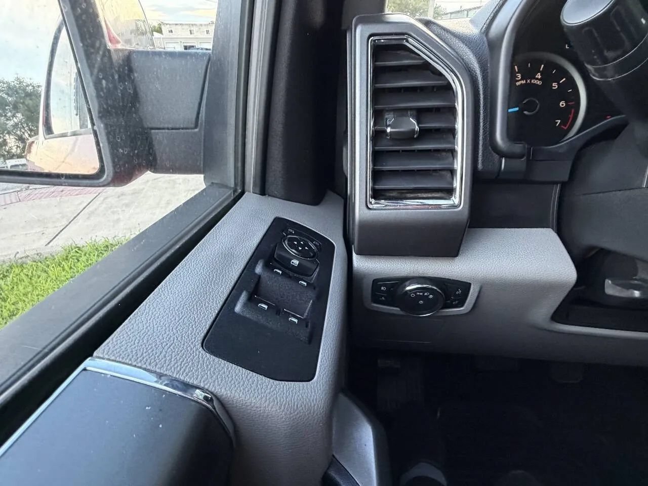 Used 2016 Ford F150 XLT w/ XTR Package AWD/4WD image 23