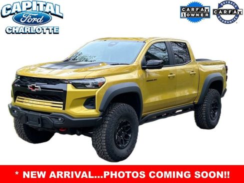 Used 2024 Chevrolet Colorado Trail Boss w/ LPO, Dark Essentials Package AWD/4WD image 2