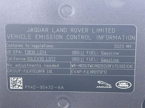 Used 2023 Land Rover Discovery Metropolitan Edition image 67