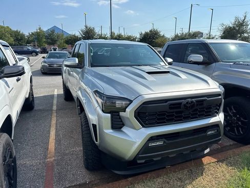 Used 2026 Toyota Tacoma TRD Sport AWD/4WD image 3
