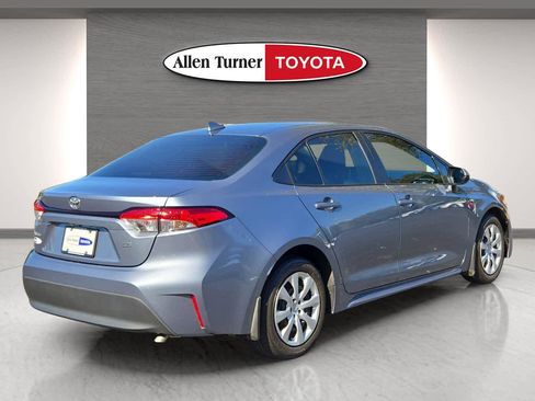 Used 2025 Toyota Corolla LE image 6