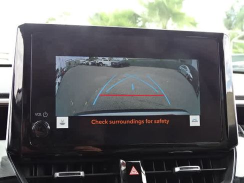 Used 2025 Toyota Corolla Cross XLE FWD image 28