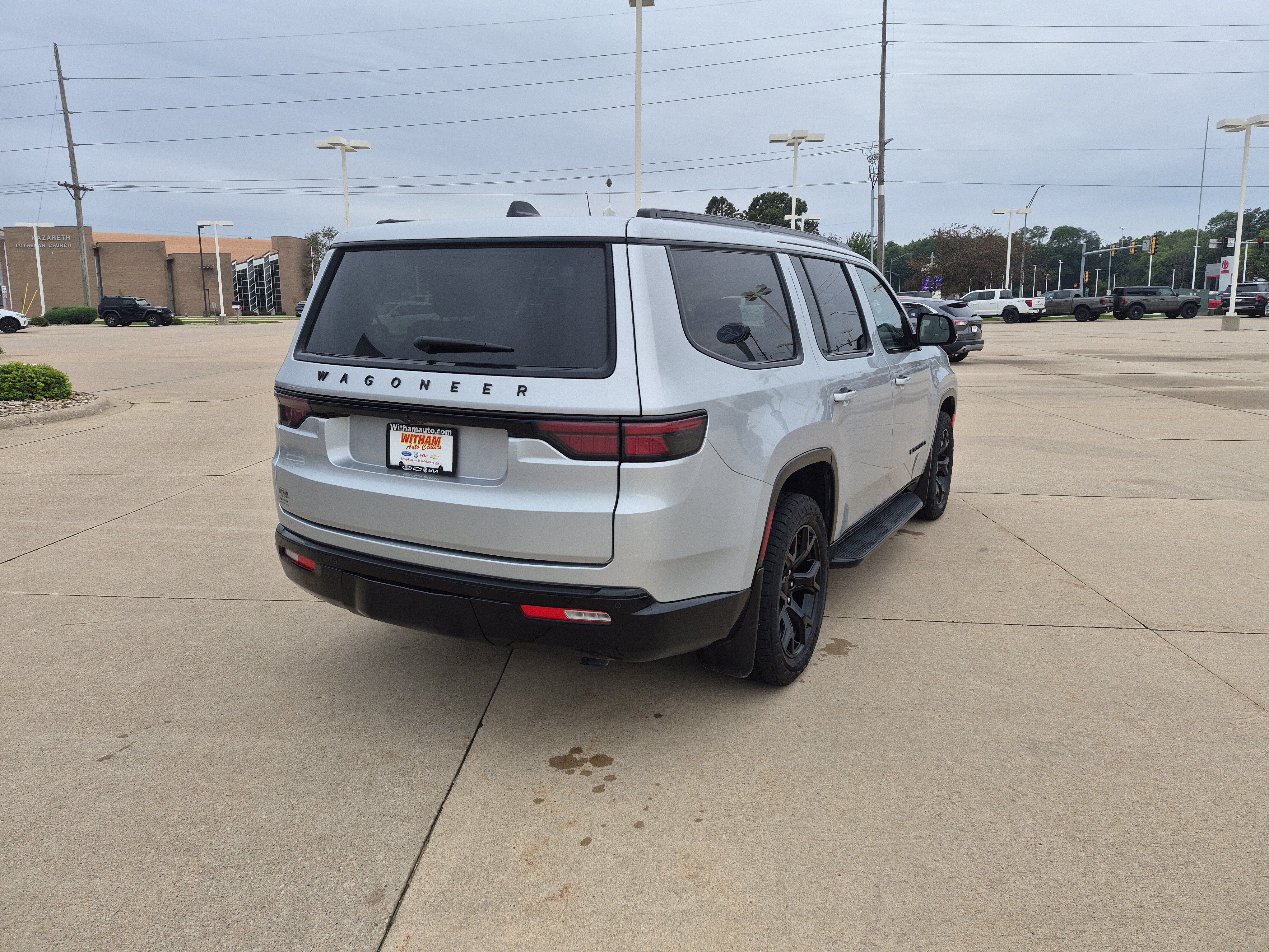 Used 2024 Jeep Wagoneer Series II AWD/4WD image 4
