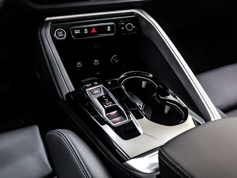 New 2025 Audi Q5 Premium Plus image 6