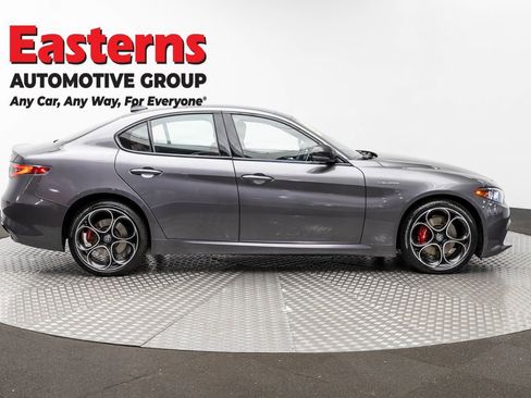 Used 2024 Alfa Romeo Giulia Veloce AWD/4WD image 4