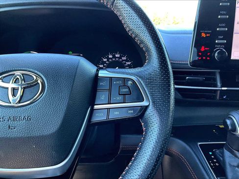 Used 2021 Toyota Sienna XSE image 25