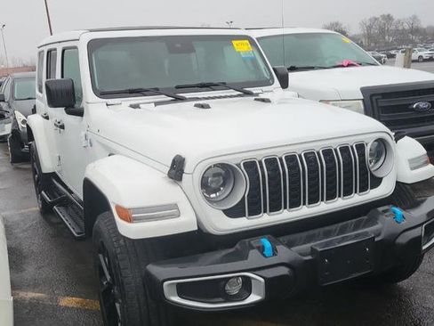 Used 2024 Jeep Wrangler Unlimited Sahara w/ Technology Group AWD/4WD image 1
