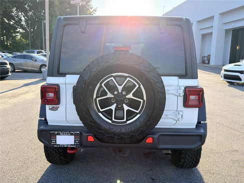 Used 2025 Jeep Wrangler Unlimited Rubicon AWD/4WD image 6