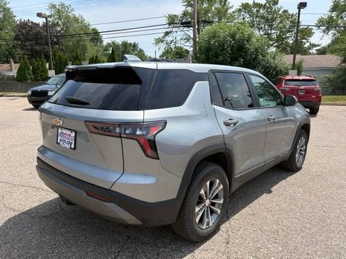 Used 2025 Chevrolet Equinox LT AWD/4WD image 5