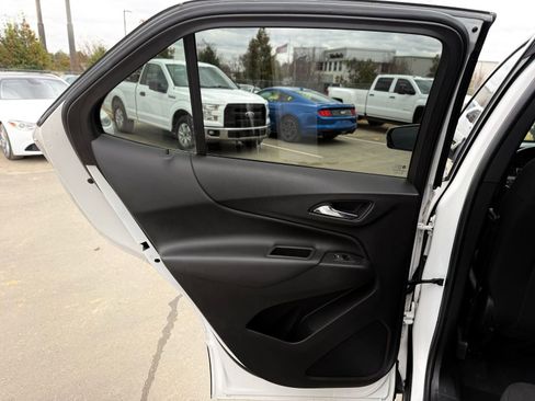 Used 2018 Chevrolet Equinox LT w/ Sun & Infotainment Package AWD/4WD image 17